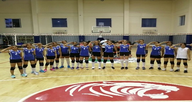 Kız Voleybol Takımından Mehmetçiğe Selam