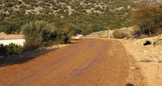 Manavgat Ahmetler’de yol çalışması