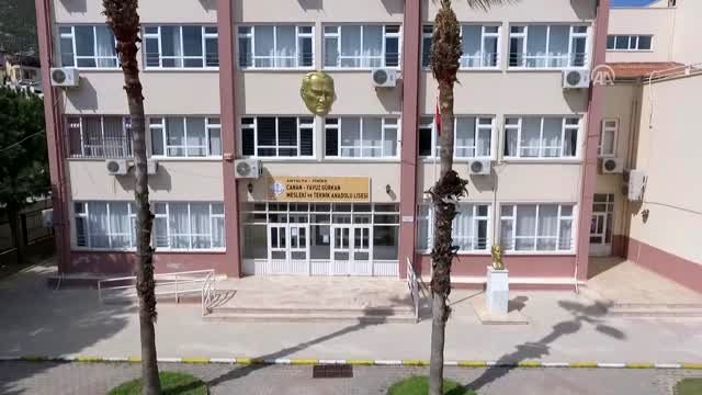 Antalya’da lise öğrencilerden “10 Kasım” koreografisi