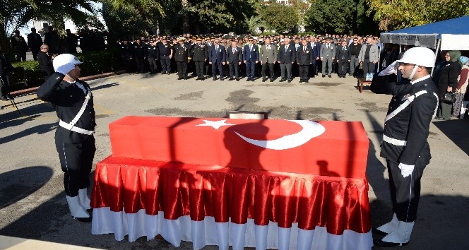 Görevi başında kalp krizi geçirerek hayatını kaybeden polis memleketine uğurlandı