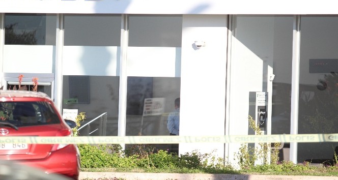Banka eylemcisi ailesini duyunca ikna oldu