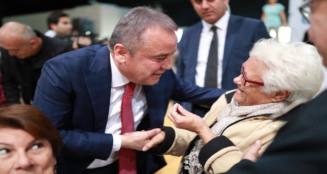 CHP, 11 Büyükşehirde yaptırdığı anket sonuçlarını açıkladı