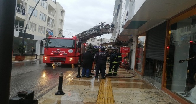 Deri tamir atölyesinde yangın