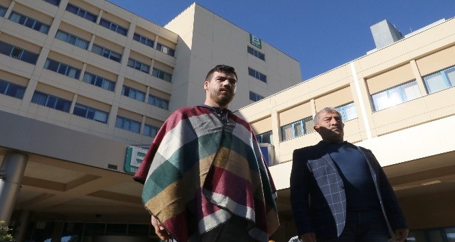 Akdeniz Üniversitesi Hastanesi’nde çift kol nakli olan Yusuf Şimşek taburcu oldu
