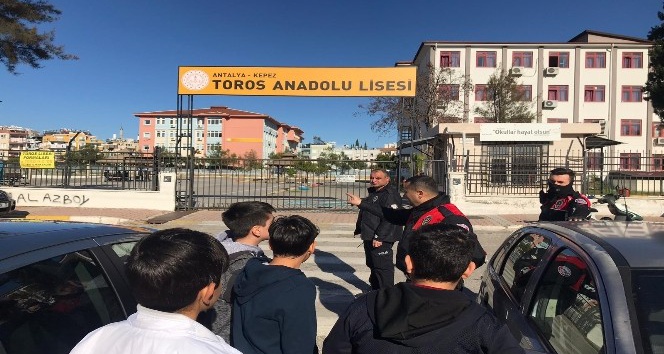 Polis okullar çevresinde kuş uçurtmuyor