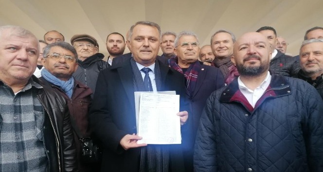 CHP İl Başkanı Bayar, mazbatasını aldı