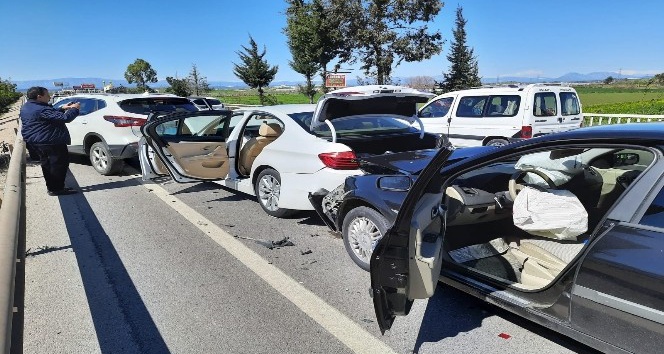 Antalya’da zincirleme trafik kazası