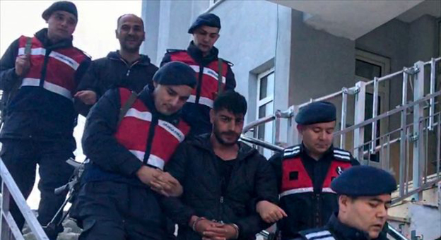 Cezaevi aracından kaçan 2 mahkum yakalandı