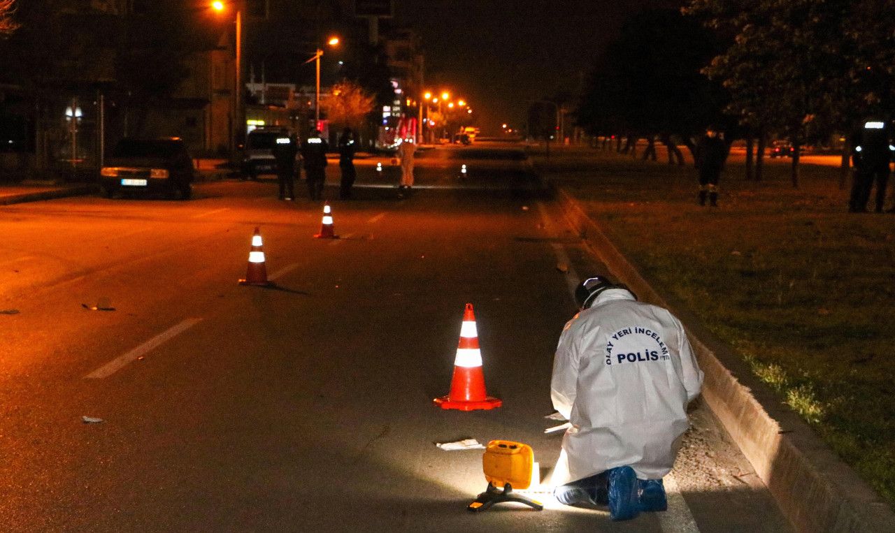 Çarptığı yayayı 100 metre sürükleyip öldüren sürücü kaçtı