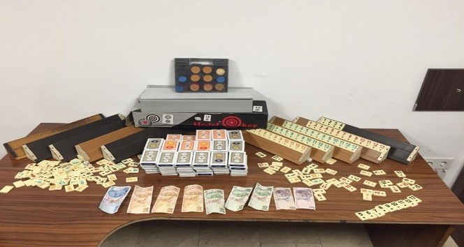 Alanya’da kumar oynanan apartman dairesine baskın: 8 gözaltı