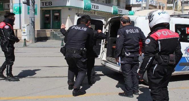 Antalya’da polis kuş uçurtmadı
