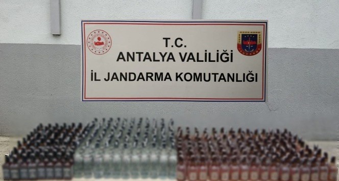 Antalya’da 300 litre kaçak içki ele geçirildi