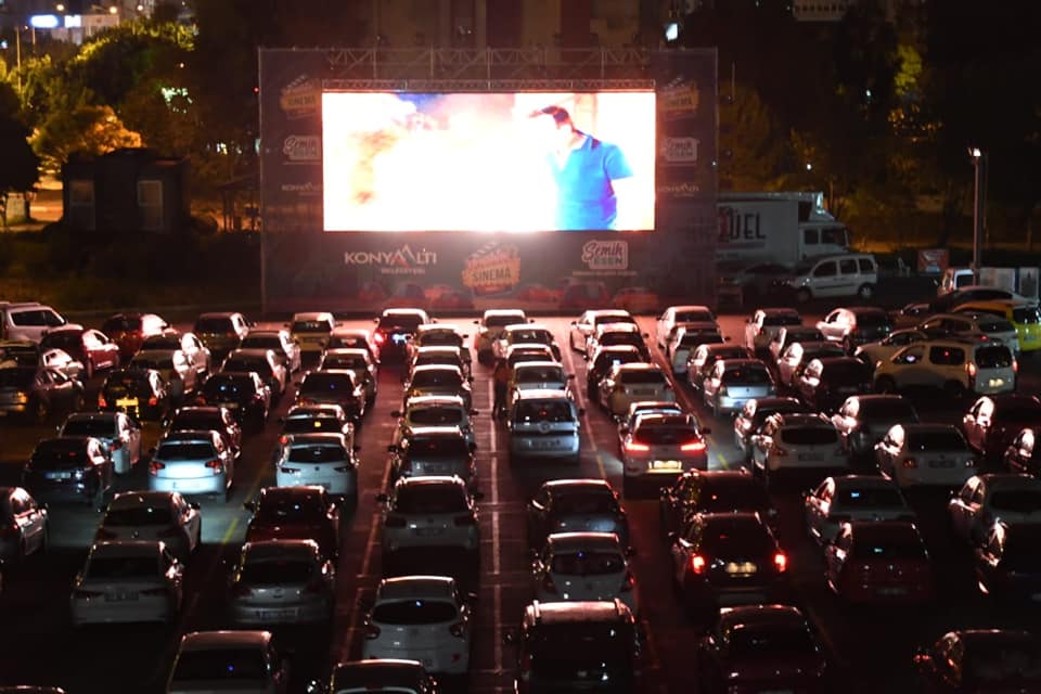 Antalya’da, ‘arabada açık hava sineması’ etkinliği