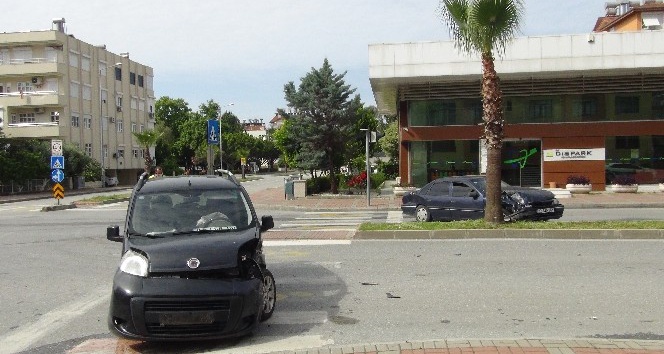 Antalya’da trafik kazası: 1 yaralı