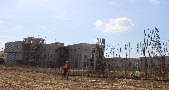 Gazipaşa Kültür Merkezi inşaatı hızla yükseliyor