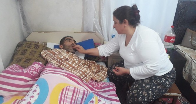 Beyni su toplayan eşi için gözyaşları arasında yardım istedi