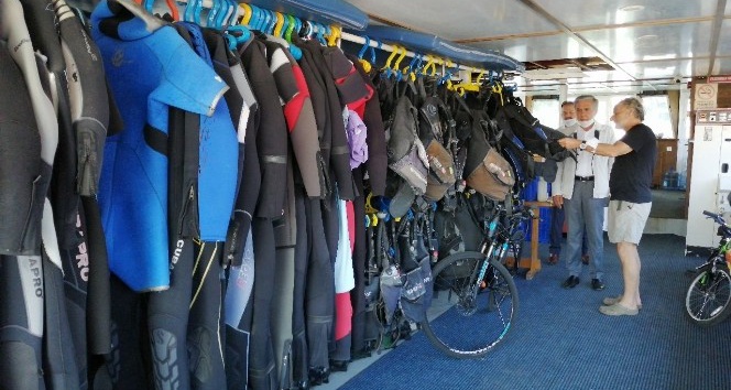 Batı Antalyalı denizciler virüsün olmadığı su altı için misafirlerini bekliyor