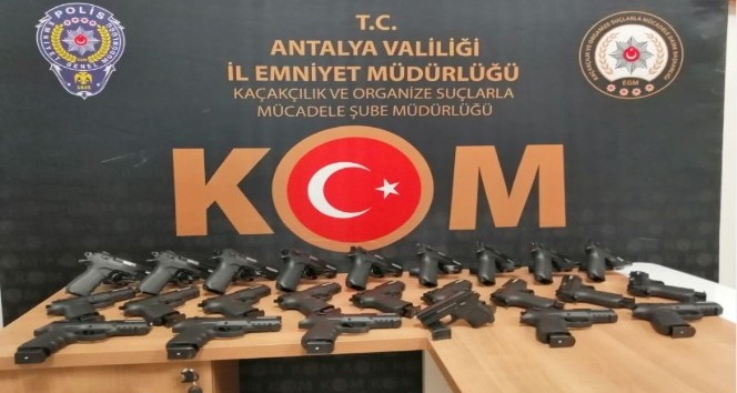 Antalya’da yasa dışı silah operasyonuna 7 tutuklama