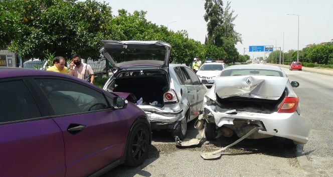 Antalya’da zincirleme trafik kazası