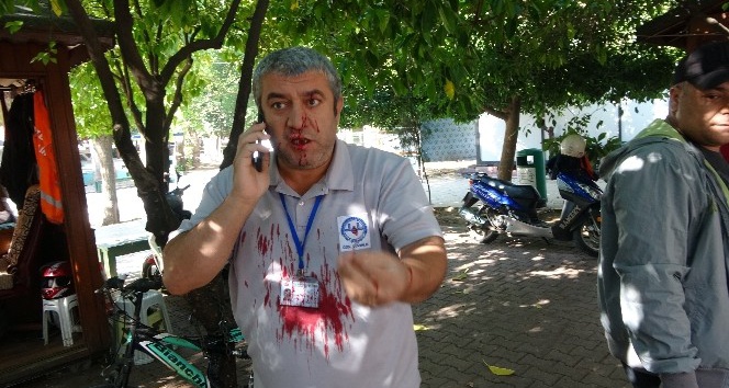 Maske uyarısı yapan cami güvenlik görevlisi bıçaklandı