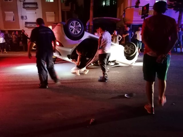 Alkollü sürücü park halindeki araca çarpıp takla attı: 1 yaralı