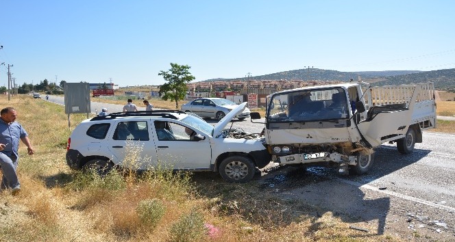 Antalya’da trafik kazası: 4 yaralı