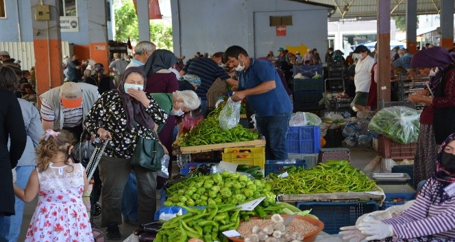 Üretici Köylü Pazarı yoğun ilgi görüyor
