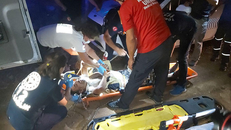 Antalya’da mağarada mahsur kalan 3 kişi kurtarıldı