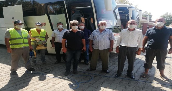 Manavgat’ta taksi ve toplu taşıma araçları dezenfekte ediliyor