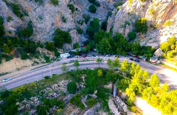 Finike’de yol kenarındaki satış yerleri karantinaya alındı