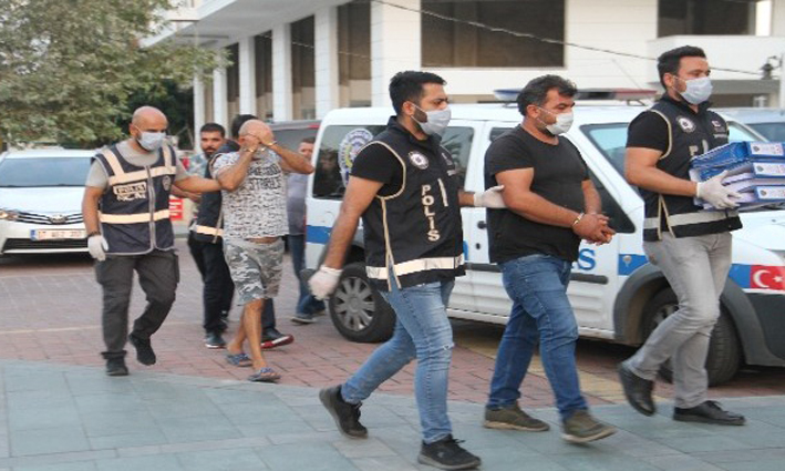 Antalya’da İstanbul ve Kocaeli’nden 32 araç çalan 2 şüpheli tutuklandı