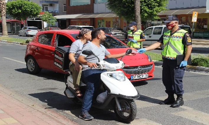 Alanya’da kurallara uymayan sürücülere ceza yağdı