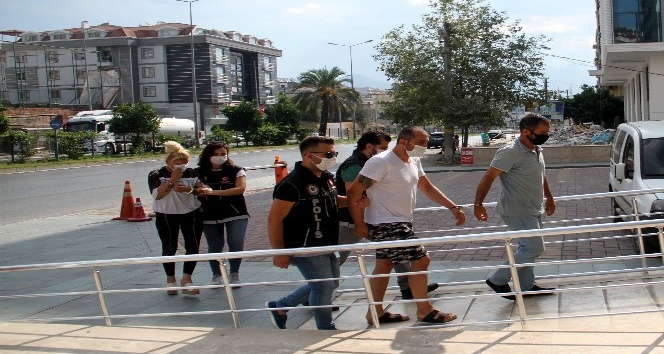 Antalya’da uyuşturucu operasyonu: 1’i kadın 6 şüpheliye gözaltı