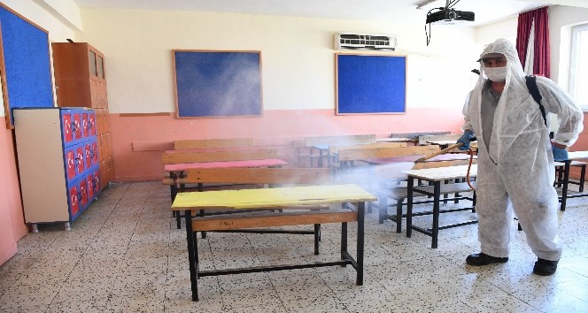 Konyaaltı Belediyesi’nden okullara dezenfekte seferberliği