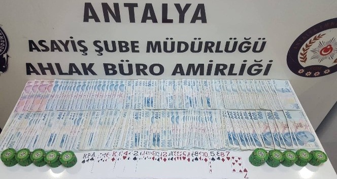 Antalya’da kumar oynama, sosyal mesafe ve maske ihlaline 905 bin lira ceza