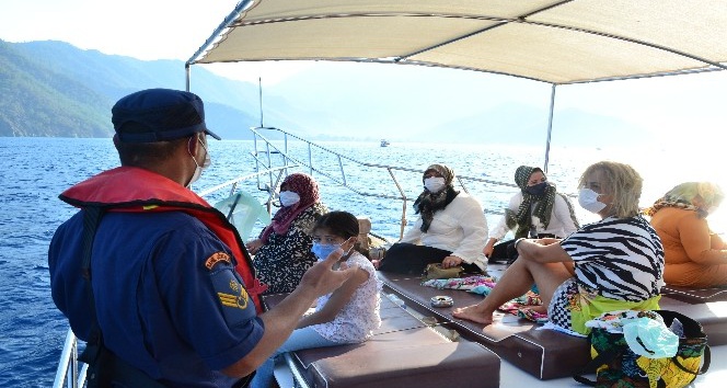 Antalya’da 8 gezinti, 2 tur teknesine işlem yapıldı