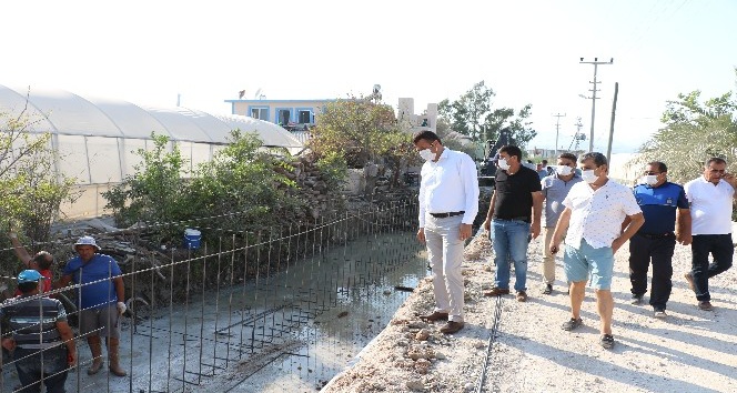 Kaş Belediyesinden 420 metre uzunluğunda sulama kanalı