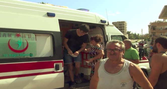 Yaralı gencin ailesi, korona virüs bulaşır diye çocuklarını ambulanstan indirdi