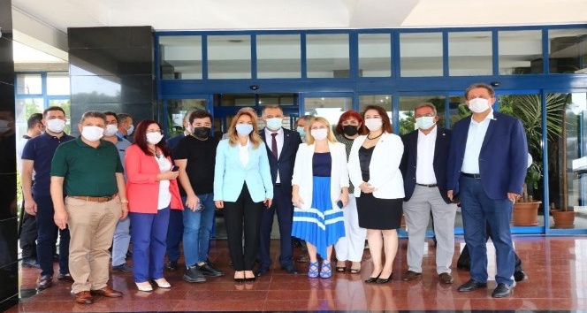 AÜ Rektörü Prof. Dr. Özkan: “Başkan Böcek tedaviye cevap veriyor”