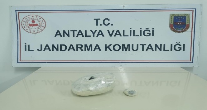 Yolcu otobüsündeki şüpheli şahısta 500 gram uyuşturucu ele geçirildi