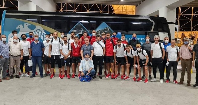 Alanya Kestelspor forması giyen Cevat Kuy’un Covid-19 testi pozitif çıktı