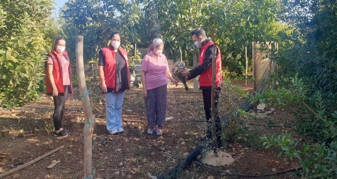 Kadın çiftçiler: ” Devlet teşviklerinden yararlanıp tarımı hep birlikte yaşatalım”