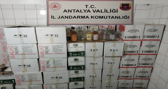 Antalya’da otel deposuna sahte alkol baskını