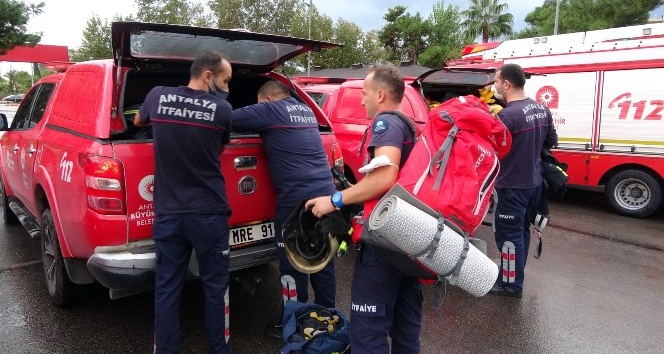 Antalya’dan İzmir’e arama kurtarma ekibi