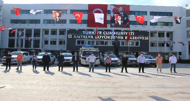 Hasar tespiti için Antalya’dan İzmir’e 12 kişilik ekip yola çıktı