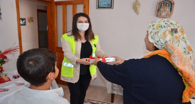 Büyükşehir Belediyesi merkez ve ilçelerde tablet yardımına devam ediyor