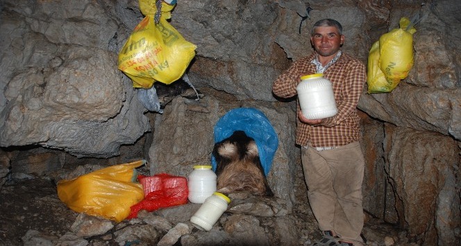 Siparişleri yazın alıyor, müşteriye özel üretip soğuk hava depolarında bekletiyorlar