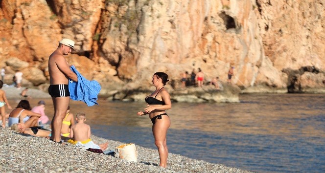 Antalya’da kasımda deniz keyfi