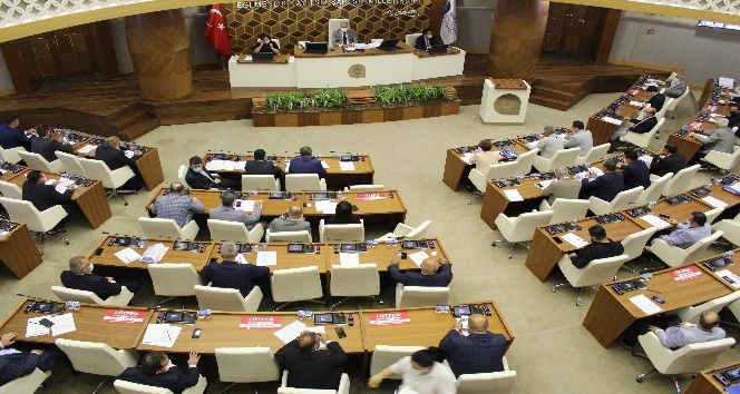 Büyükşehir Meclisi’nin gündemi Başkan Böcek oldu