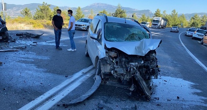 Antalya’da trafik kazası: 6 yaralı